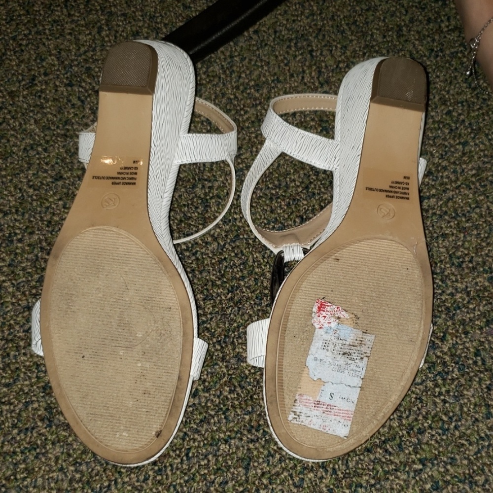 Shoe - Picture 3 of 4